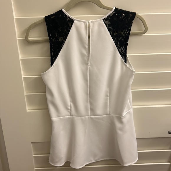 Michael Kors size 0 white fit and flare sleeveless top with black lace shoulders - Picture 2 of 7